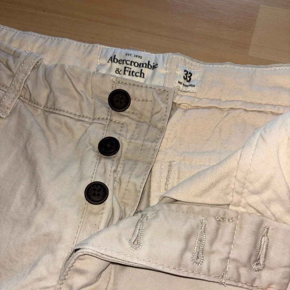 NWT Abercrombie & Fitch Light Khaki Dad Shorts Flat Front Button Fly Size 33